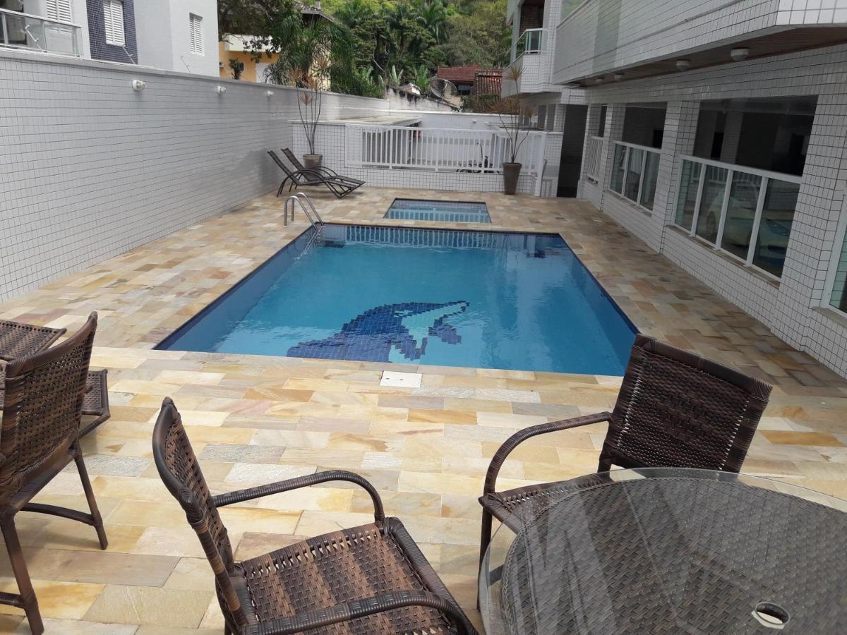 Lia Bardas - Praia Das Toninhas - 80m Do Mar Homestay