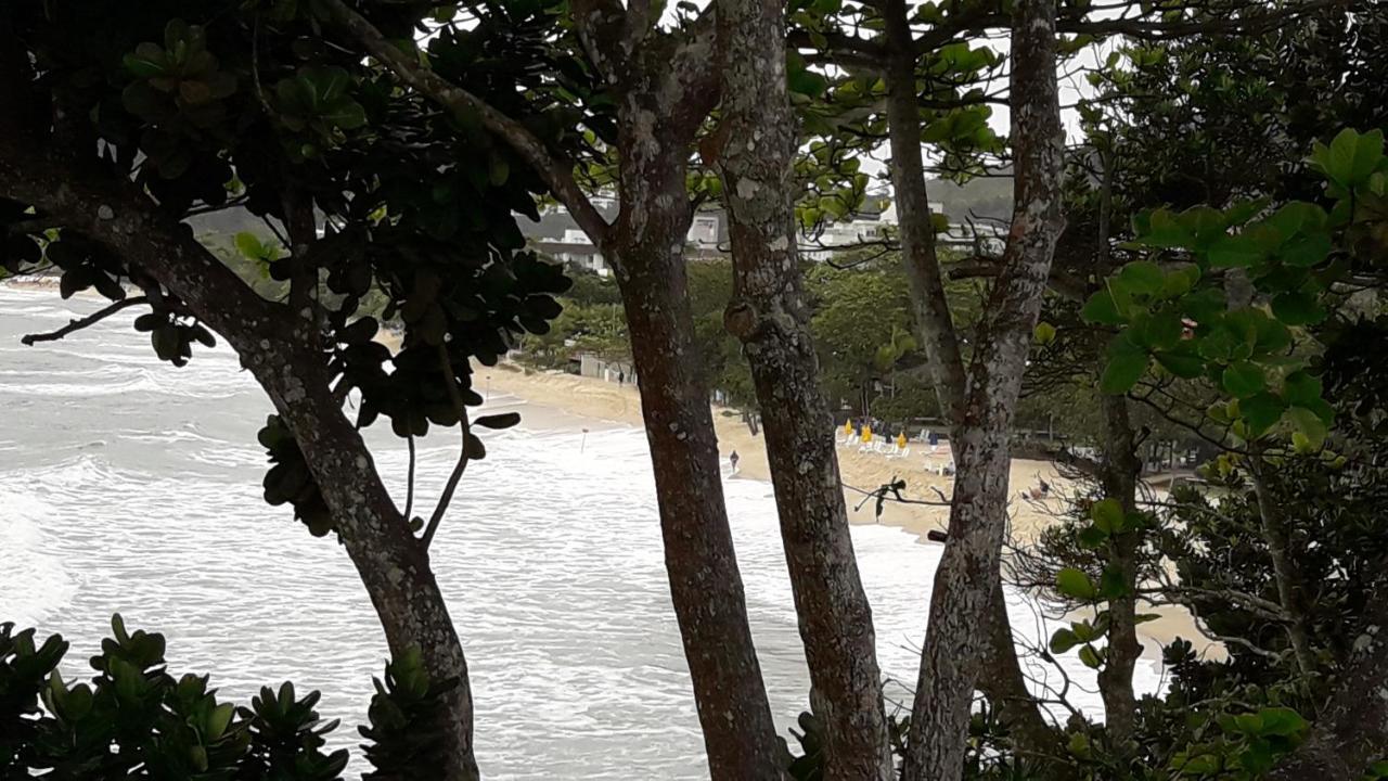Lia Bardas - Praia Das Toninhas - 80m Do Mar Homestay *